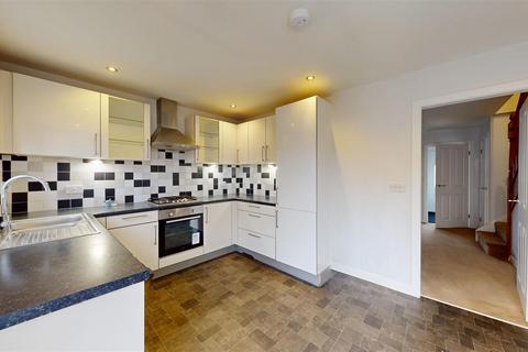 3 bedroom end of terrace house for sale, New Close Mill Fold, Silsden