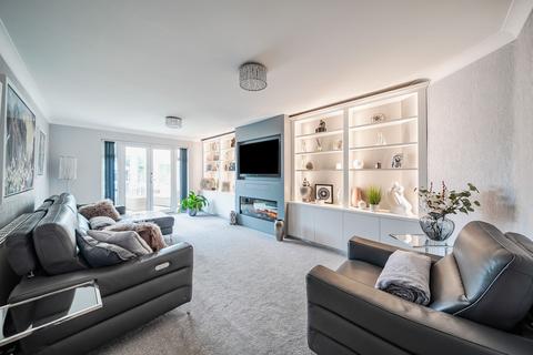 37 Warren Park, Warlingham, CR6 9LD