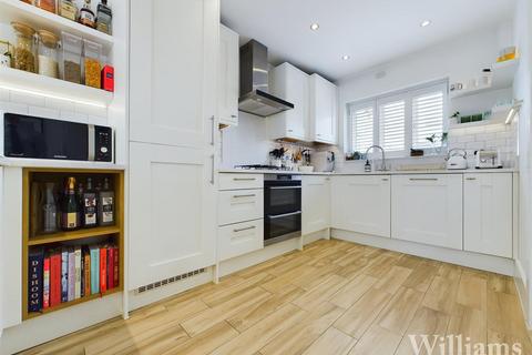 7 Brook Meadow, Haddenham, Aylesbury, HP17 8TG