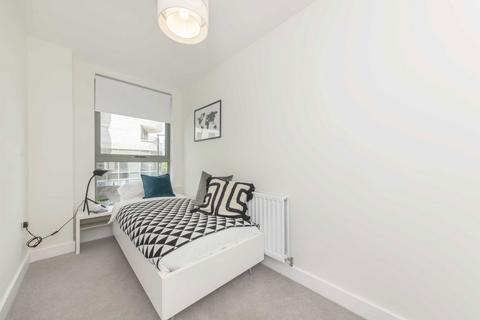 2 bedroom flat to rent, Green Street, London NW10