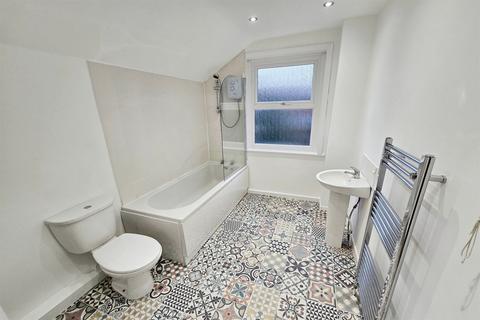 41 Victory Road, Beeston, Nottingham, NG9 1LH