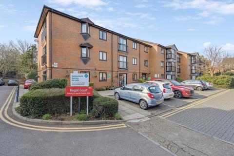 2 bedroom flat for sale, Regal Court, Bancroft, HITCHIN, SG5