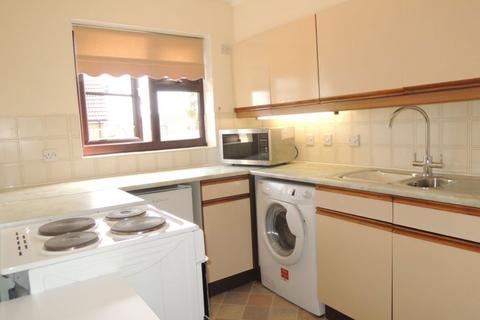 1 bedroom flat to rent, HIGHWOODS