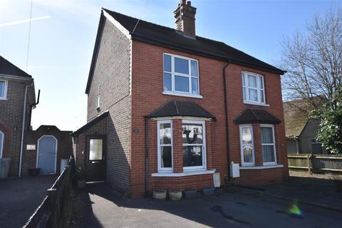 3 bedroom house to rent, Honeycrock Lane, Redhill