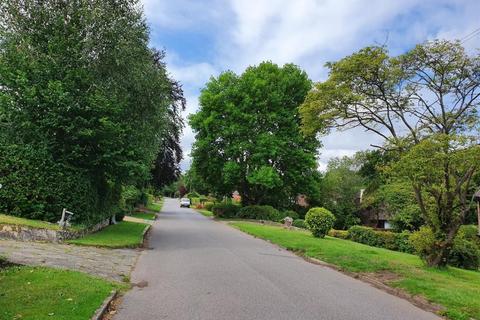 3 bedroom detached house for sale, Forest Drive, Tadworth KT20