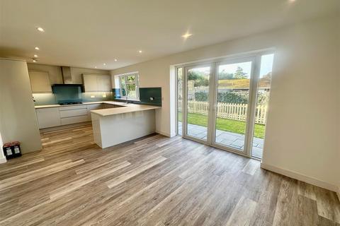 3 bedroom semi-detached house for sale, Broom Wood Way, Lower Bourne, Farnham