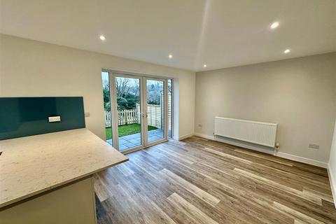 3 bedroom semi-detached house for sale, Broom Wood Way, Lower Bourne, Farnham