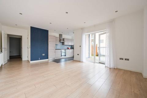 2 bedroom flat for sale, Thornbury Way, Walthamstow, London, E17