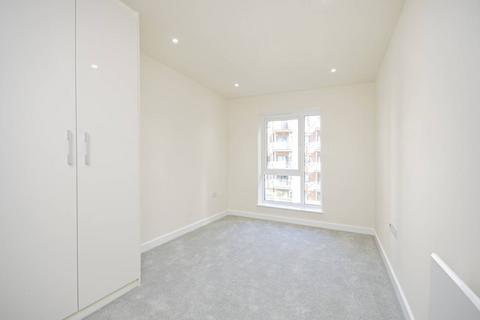 2 bedroom flat to rent, Capri House, Colindale, London, NW9