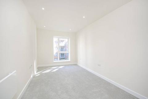 2 bedroom flat to rent, Capri House, Colindale, London, NW9