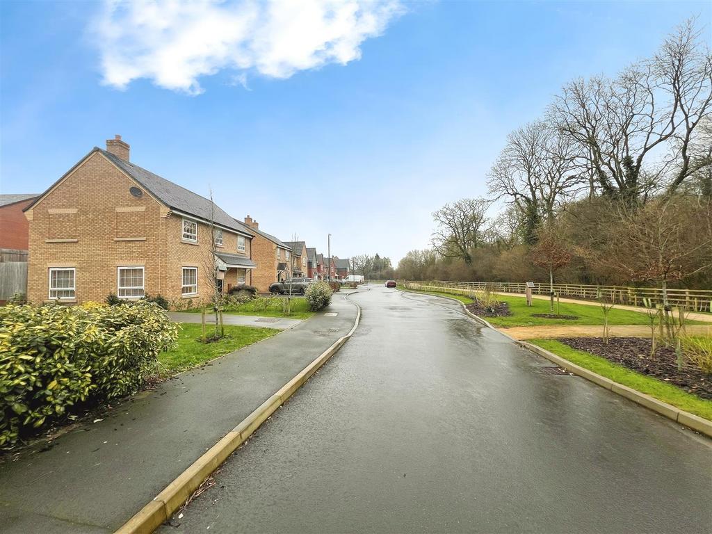 4792dfde-street.jpg