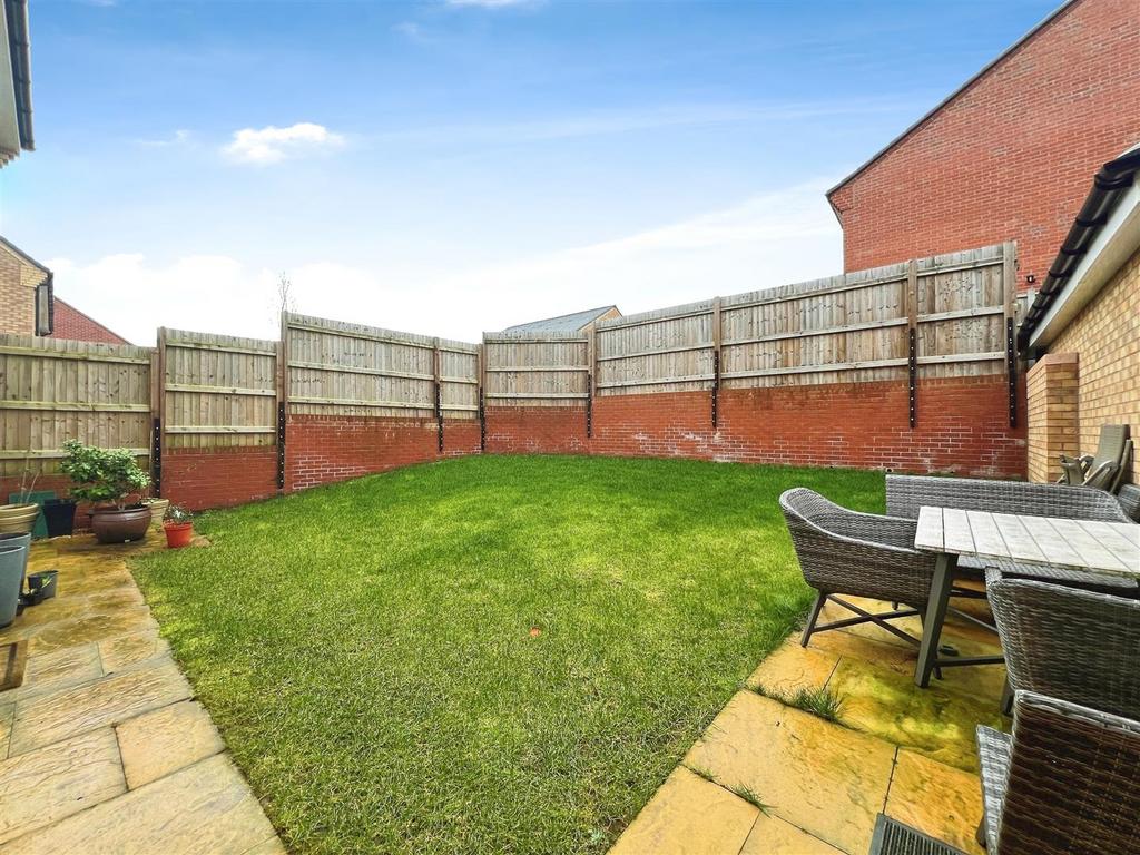B47f4798-rear 20garden.jpg