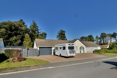 4 bedroom bungalow for sale, Martins Way, Ferndown, BH22