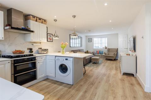10 Tempest Mead, North Weald, Epping, CM16 6DY