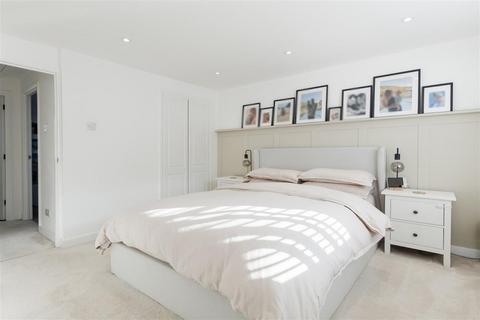 10 Tempest Mead, North Weald, Epping, CM16 6DY
