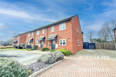 3 bedroom end of terrace house for sale, Bullwood Hall Lane, Hockley