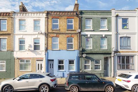 2 bedroom flat for sale, Wastdale road, Forest Hill, London, SE23