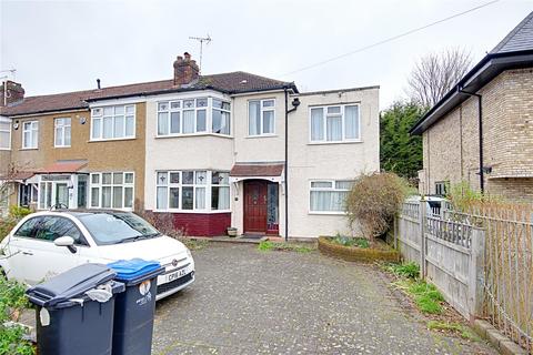 4 bedroom end of terrace house for sale, Bodiam Close, Enfield, EN1