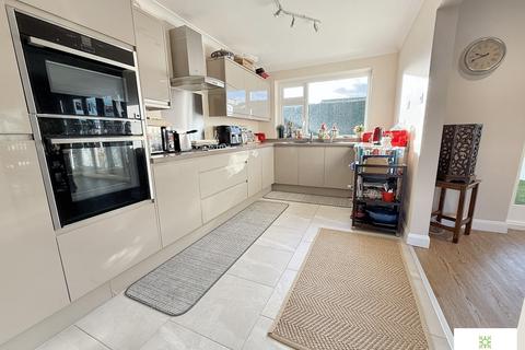 4 bedroom detached house for sale, Stokesley Road, Hutton Rudby, Yarm, North Yorkshire