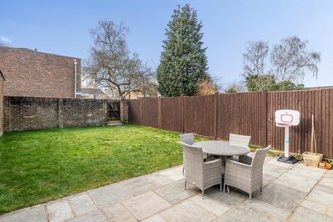 3 bedroom end of terrace house for sale, Hanover Walk, Weybridge, KT13