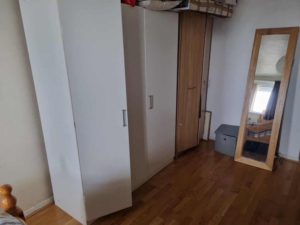 F162 bedroom phot02 b1 1uh (002)