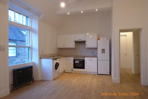 3 bedroom mews to rent, 13 Dewar Place Lane