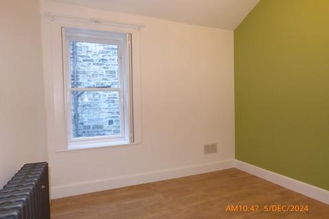 3 bedroom mews to rent, 13 Dewar Place Lane