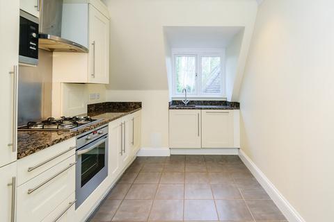 2 bedroom flat to rent, Lower Road, Herts WD3