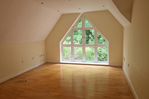 2 bedroom flat to rent, Lower Road, Herts WD3