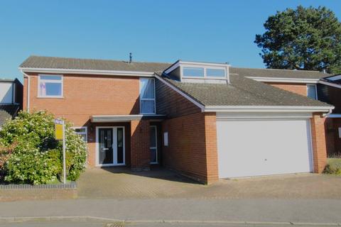 2 Cedar Gardens, Sandy, SG19 1EY