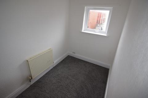 2 bedroom end of terrace house to rent, Jackson Street, Blackpool