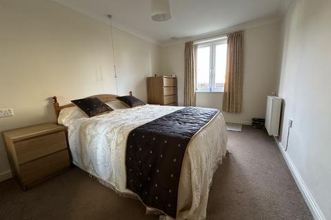 1 bedroom ground floor flat for sale, Cobbett Court, Highworth SN6