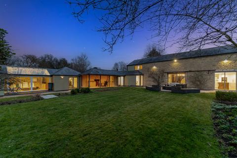 4 Leys Road, Loughton, Milton Keynes, MK5 8AZ