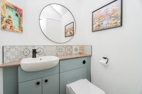4 Leys Road, Loughton, Milton Keynes, MK5 8AZ