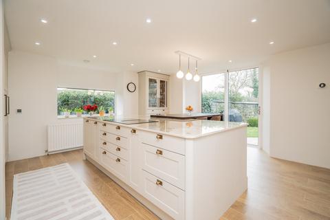 4 Leys Road, Loughton, Milton Keynes, MK5 8AZ