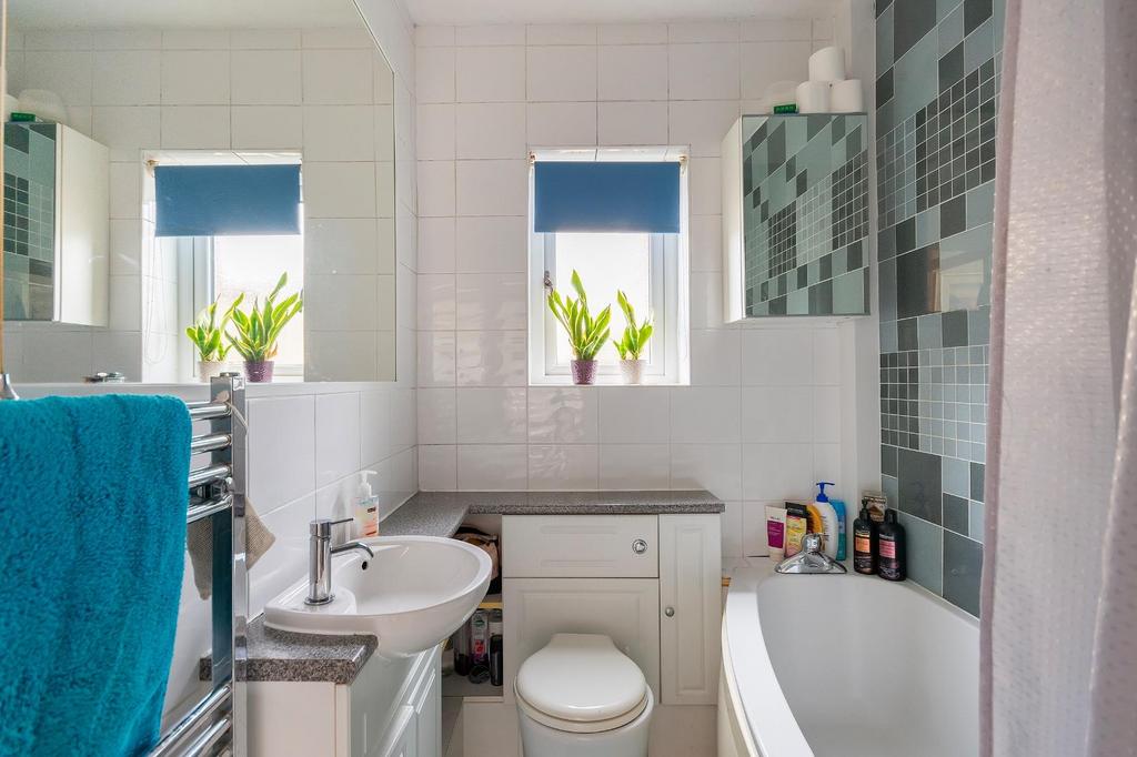 G1 FPRBN - Bathroom C.jpg
