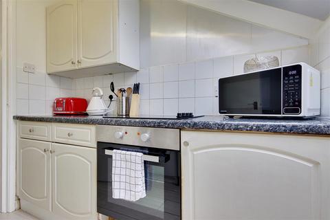 4 bedroom house to rent, Poole Hill, Bournemouth