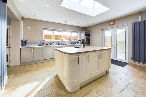 77 Sandyleaze, Gloucester, GL2 0PU