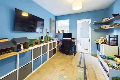 77 Sandyleaze, Gloucester, GL2 0PU