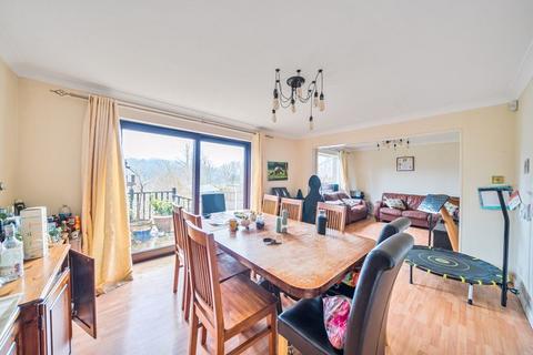 16 Colescroft Hill, Purley, CR8 4BB