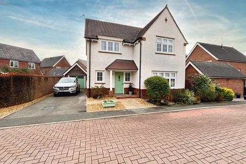 4 bedroom detached house for sale, 44, Gerddi'r Afon, Brynmenyn, Bridgend CF32 9LN