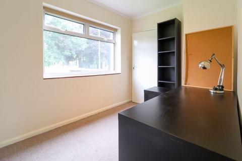 3 bedroom house to rent, Knight Avenue, Canterbury