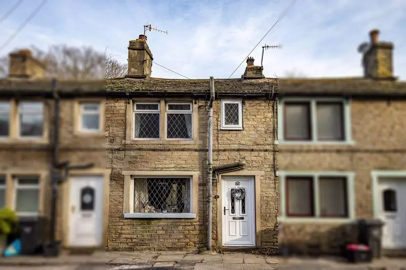 A*様 house on the hill Checker 90 9 Halifax Road, Triangle HX6 3HH 2 bed terraced house - £165,000