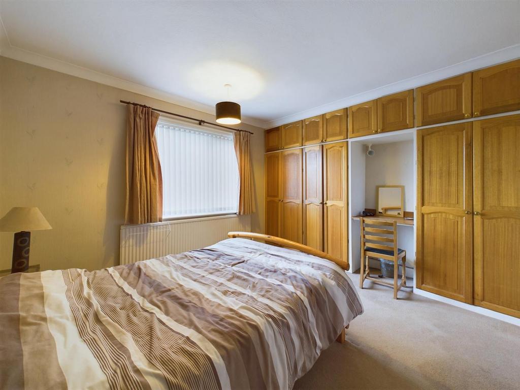 Bedroom: