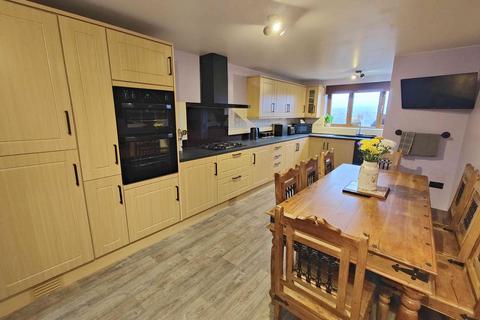 4 bedroom detached house for sale, Clog Sole Road, Brighouse HD6