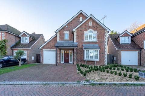 3 bedroom detached house for sale, Willowmead Close, Chichester