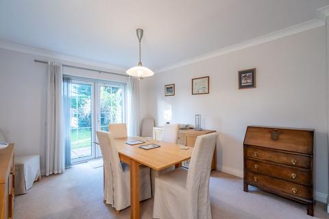 3 bedroom detached house for sale, Willowmead Close, Chichester