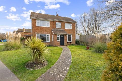 3 bedroom detached house for sale, Norwich Road, Chichester