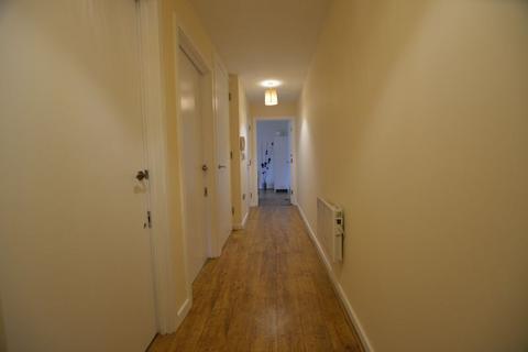 2 bedroom apartment to rent, Sovereign Heights, Slough