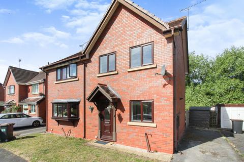 3 bedroom semi-detached house to rent, Manor Road North, Nantwich, CW5